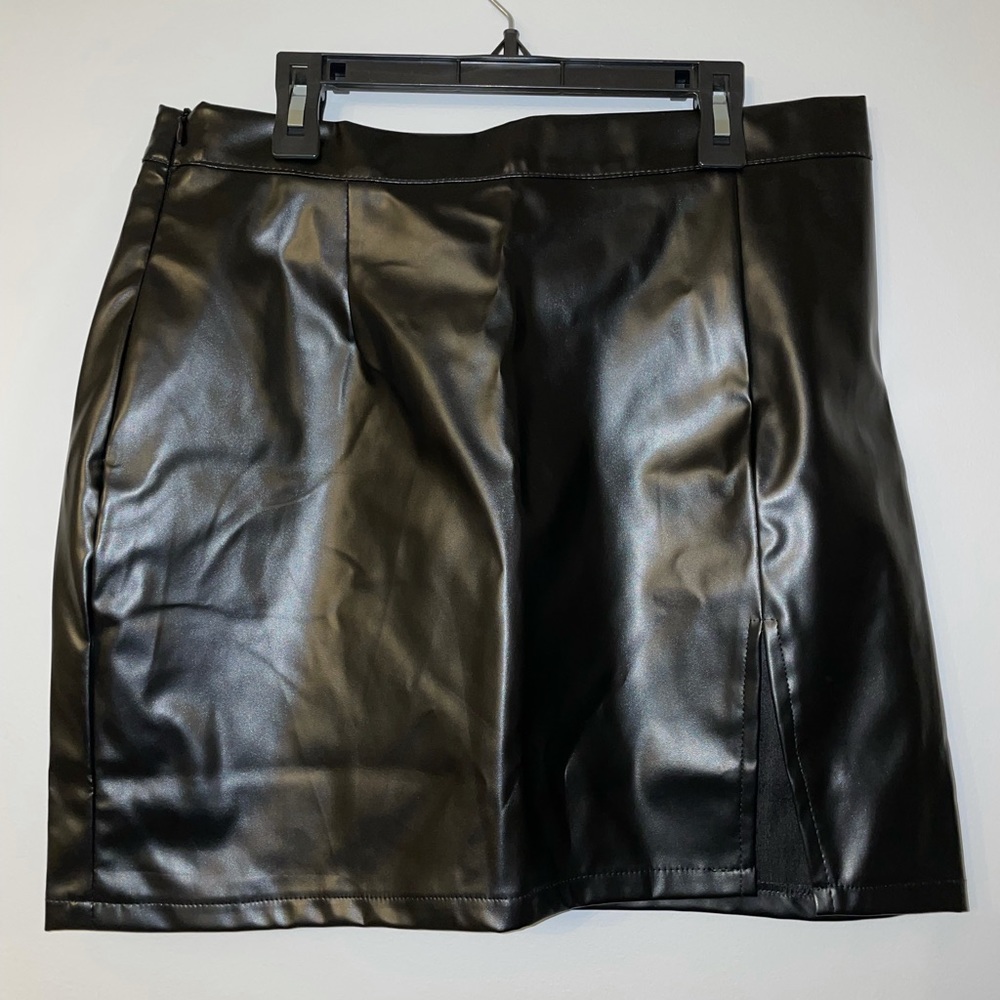 Leather skirt